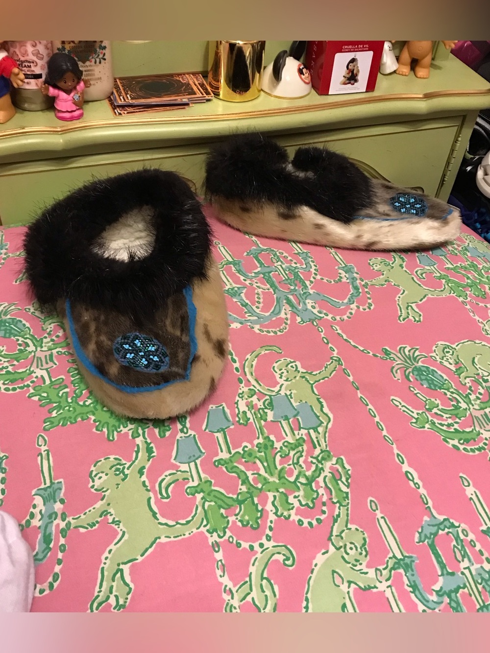 Handmade Alaskan Seal Skin Slippers Moccasins Beaded Star Beaver Fur Trim size 7